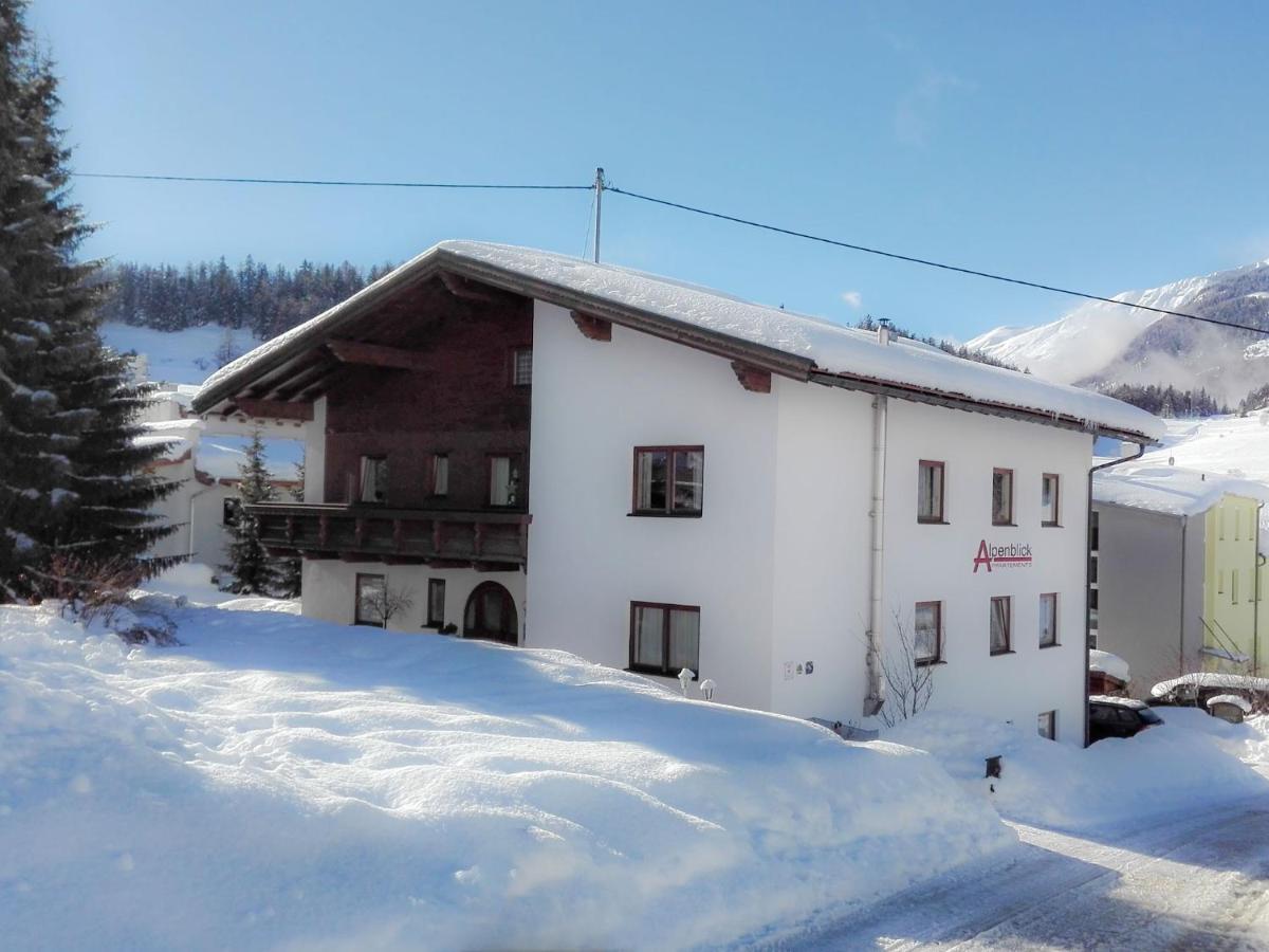 Das Alpenblick & Outdoor Lodge Наудерс Екстер'єр фото